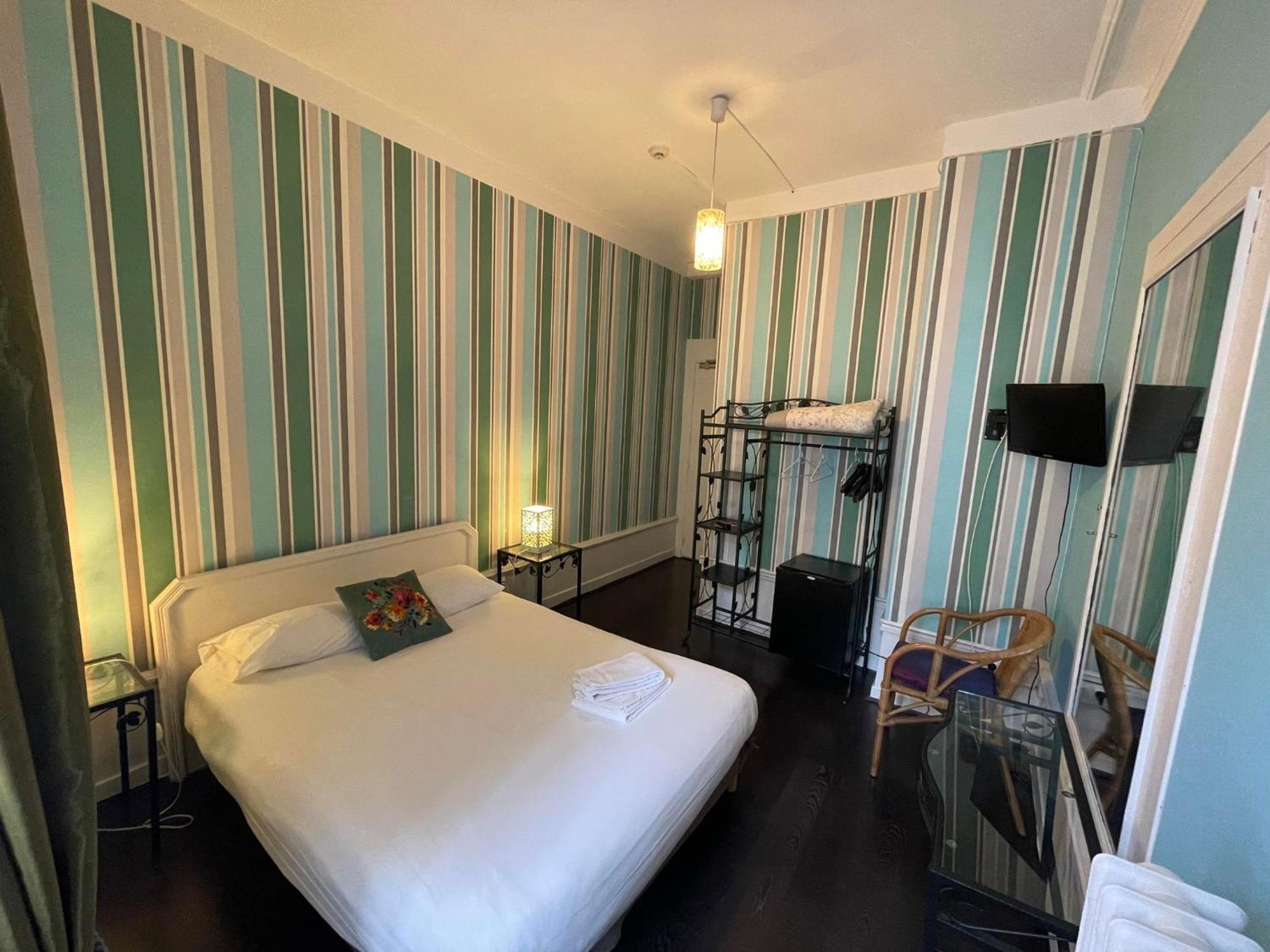 Authentic By Balladins, Hotel Le Carre D'Aix Aix-les-Bains Exterior photo